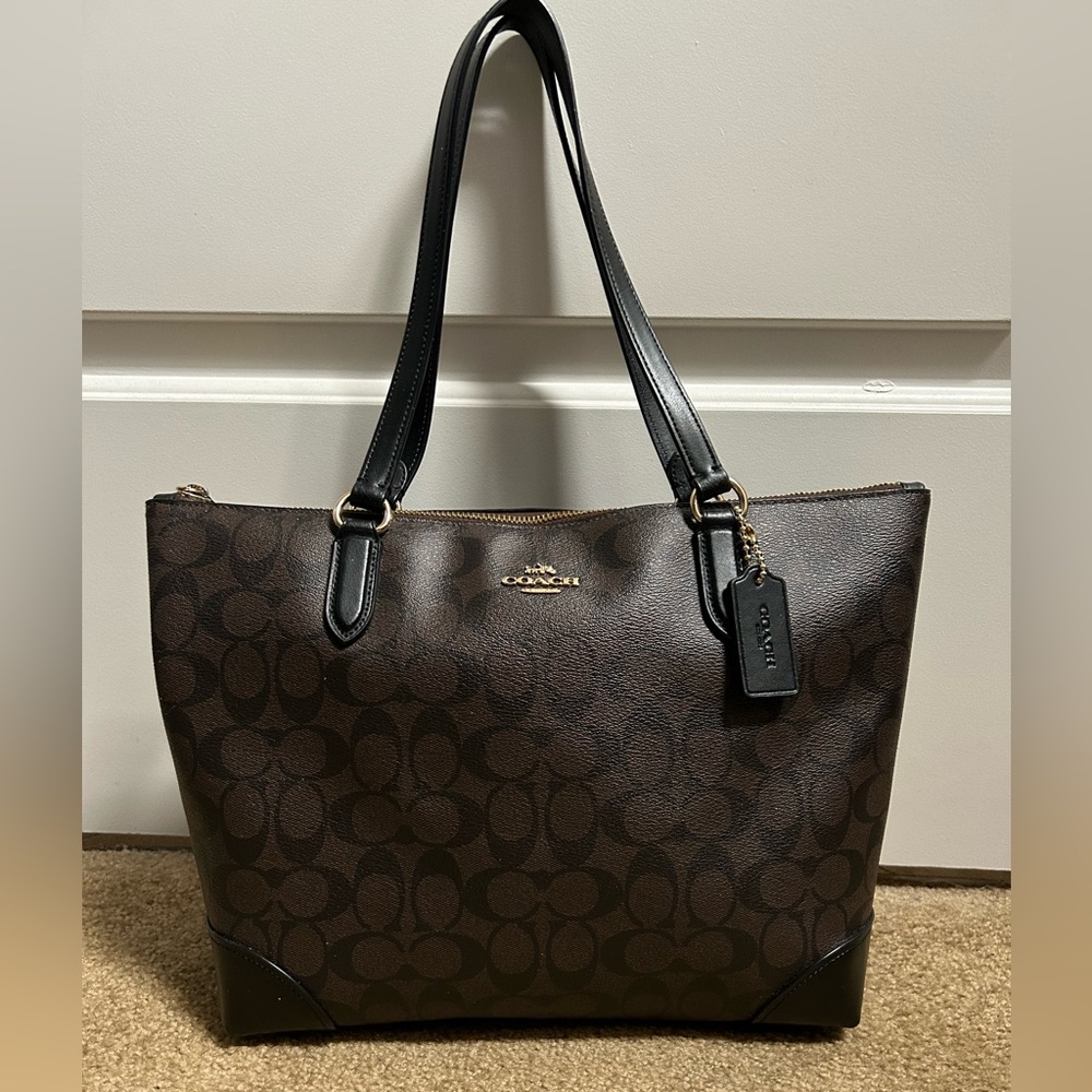 Coach women’s tote